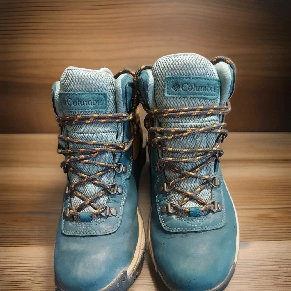 Columbia Womens Newton Ridge Plus Waterproof Hiking Boot Sz 8 Deep Dusty Green